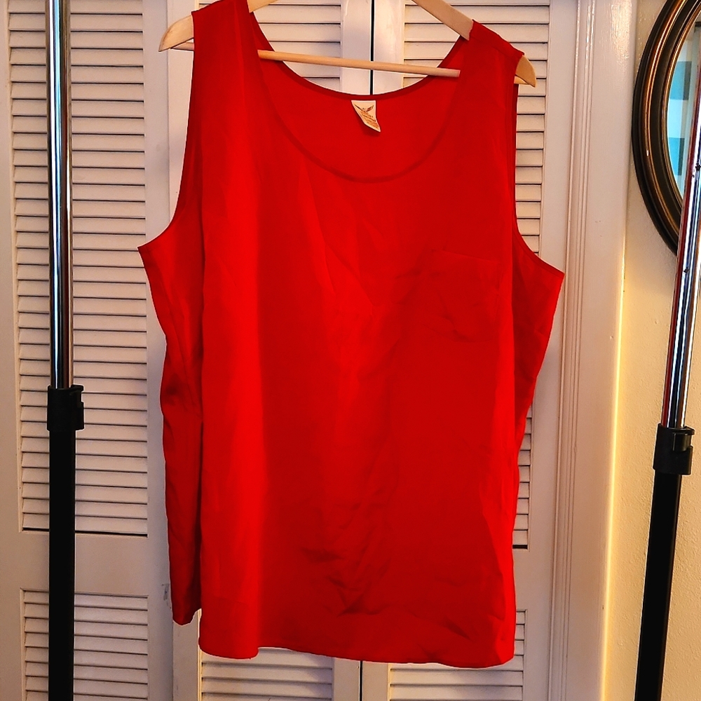 3X Red Tank ♥️